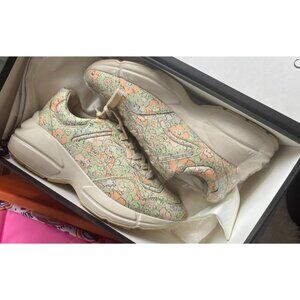 Gucci BlossomShoes Womens Lace up Sneakers Size 6-6.5 Used Dust Bag Box Included